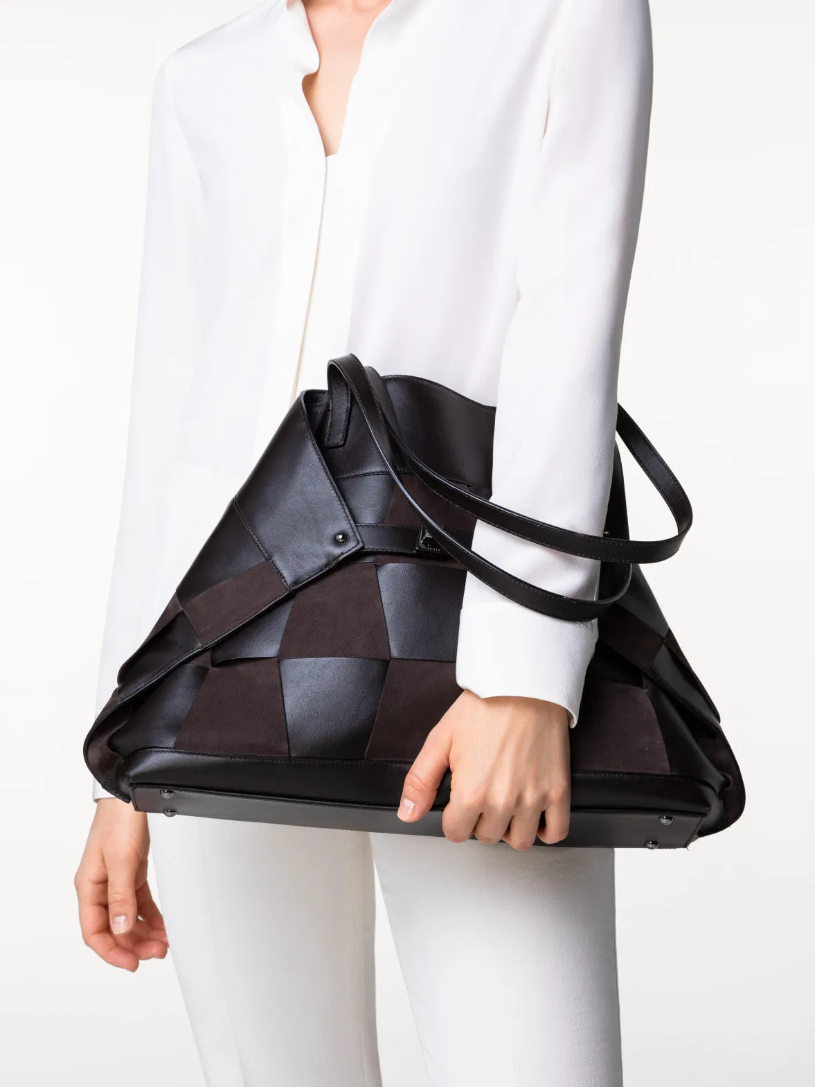 Ai Medium Shoulder Tote