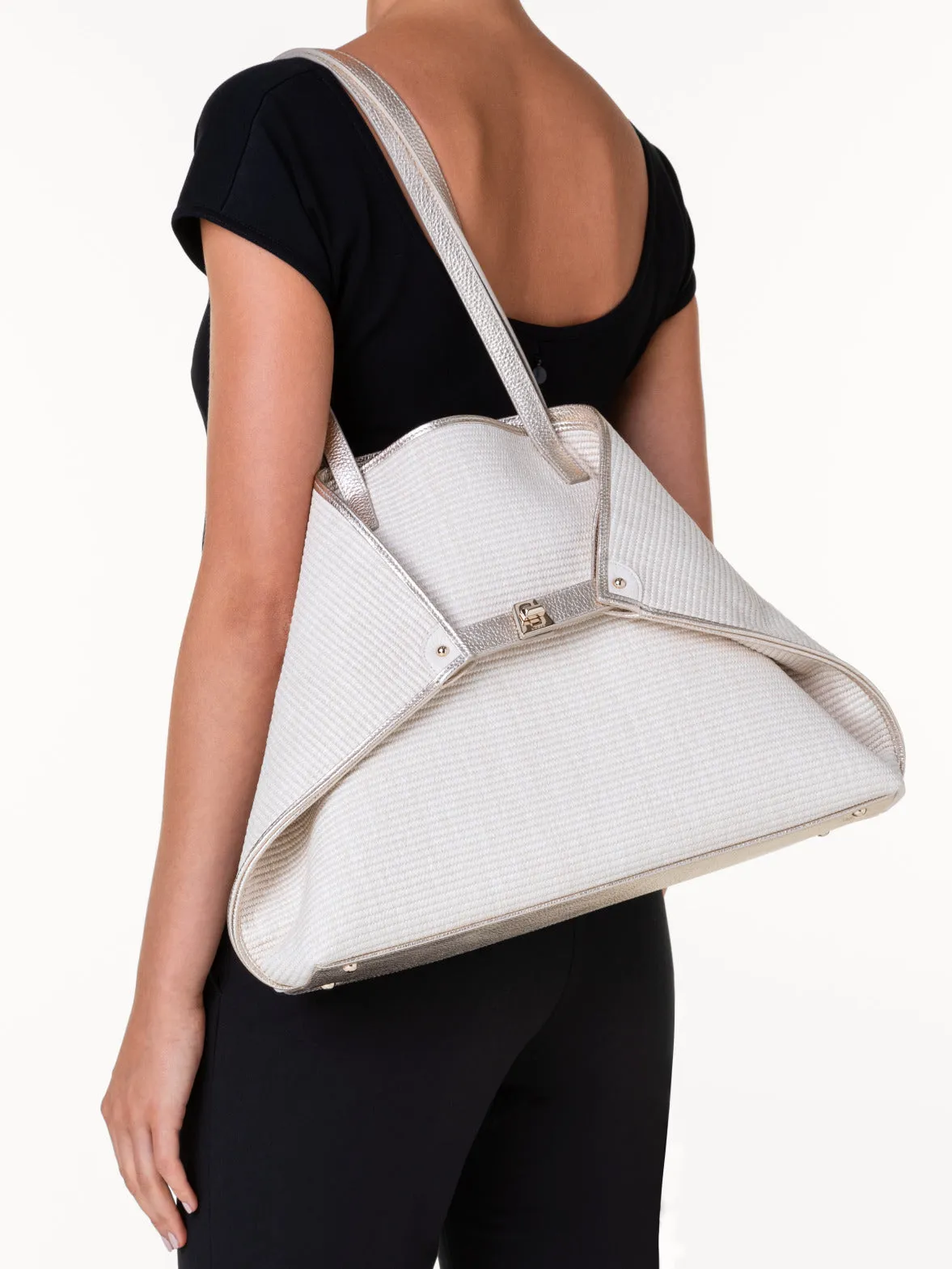 Ai Medium Shoulder Tote