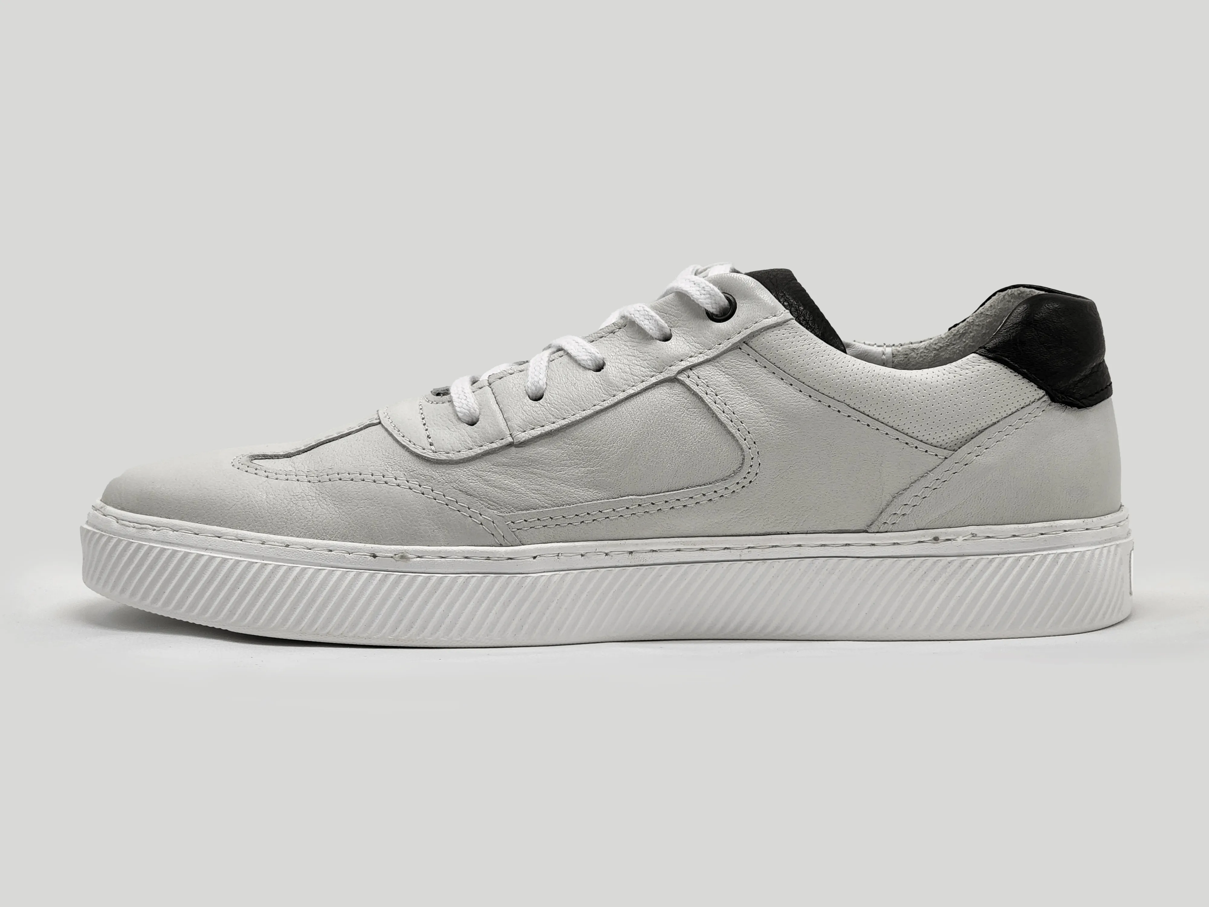 Men's Classic Leather Sneakers - White