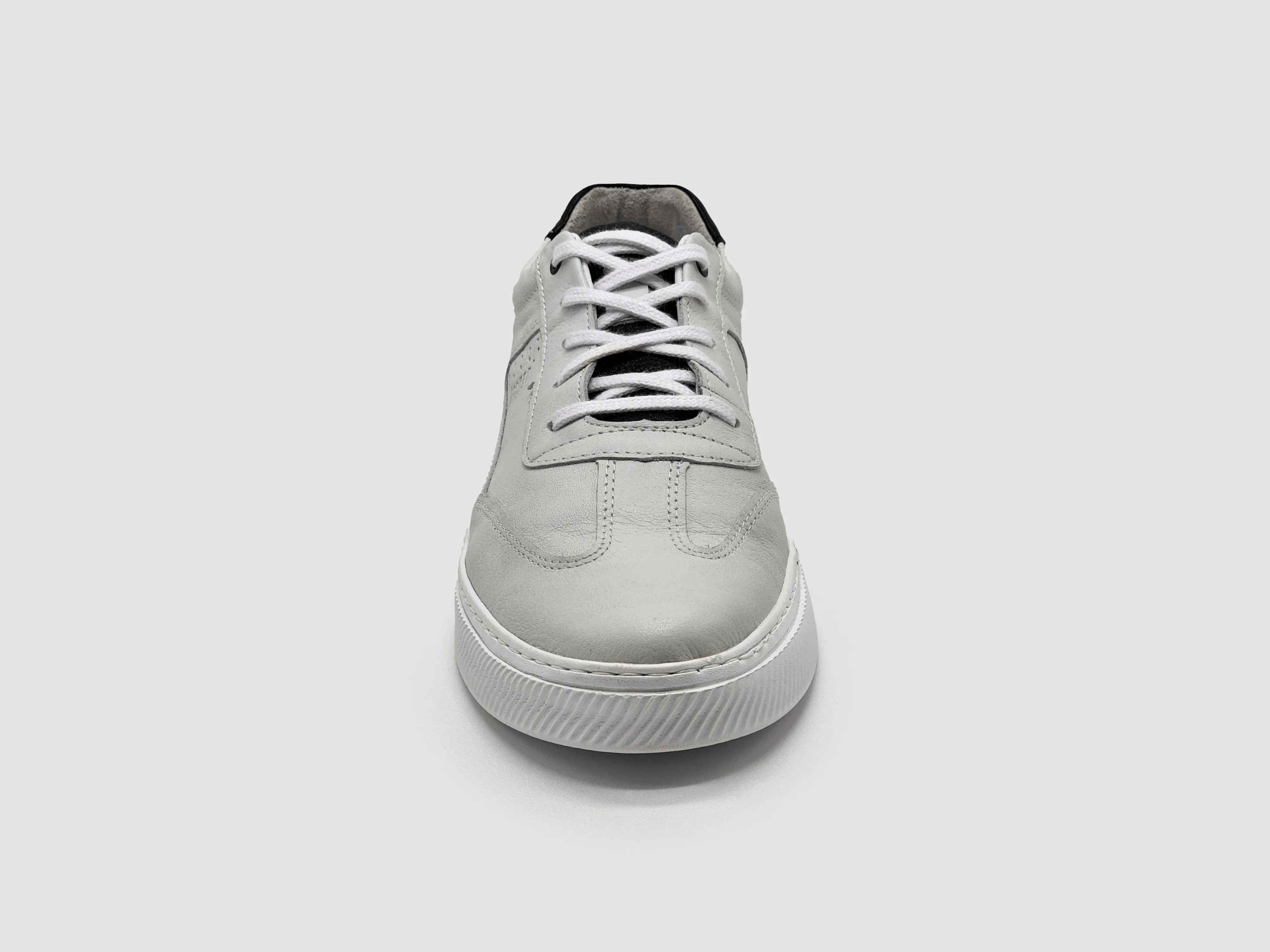 Men's Classic Leather Sneakers - White