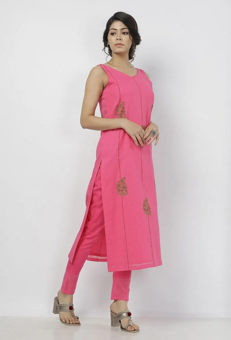 Set of 2: Raisa Pink Floral Hand-Block Printed Kota Straight Fit Sleeveless Kurta and Plain Cotton Pants with kota border