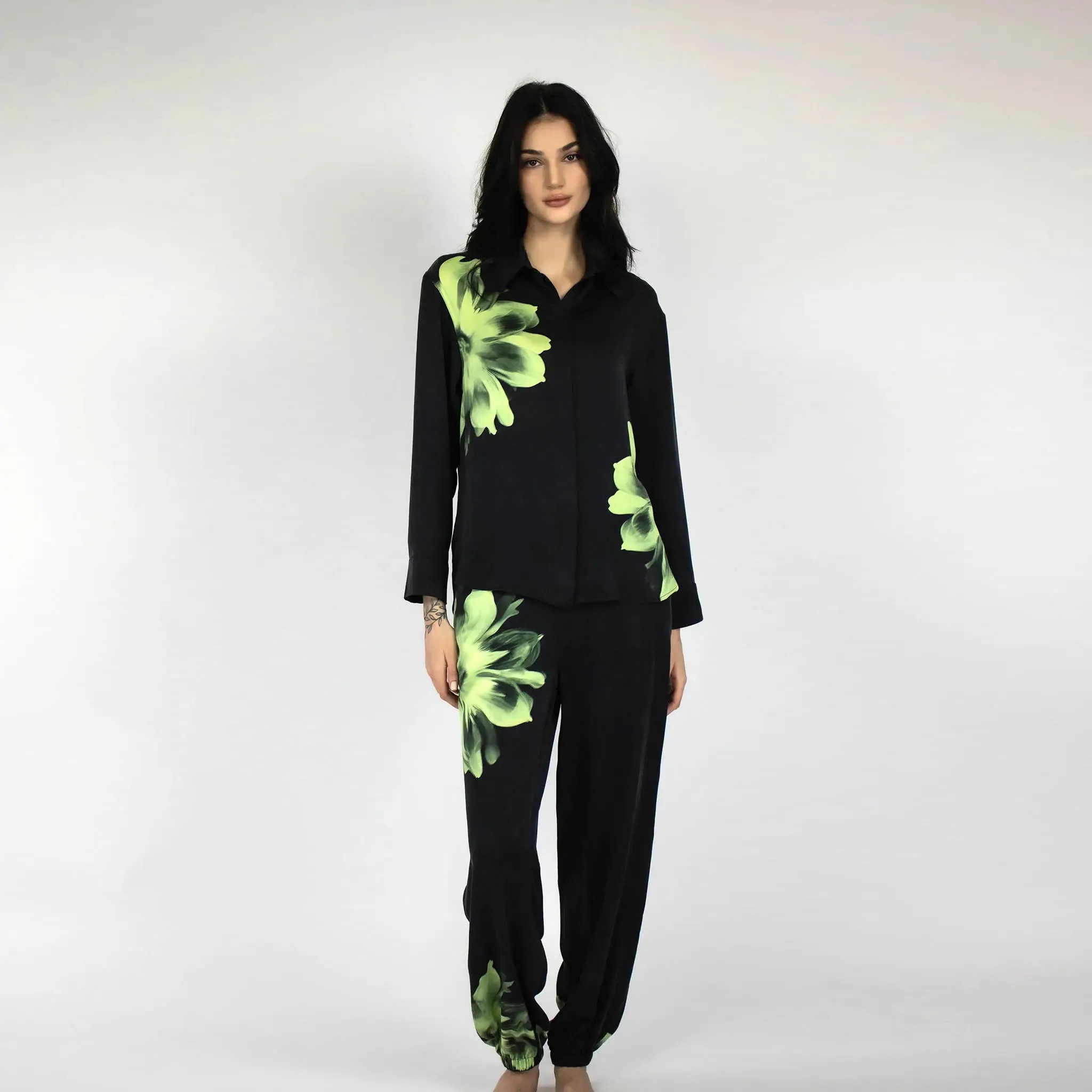 Silk Dreamscape Pyjama Pants Black Flower