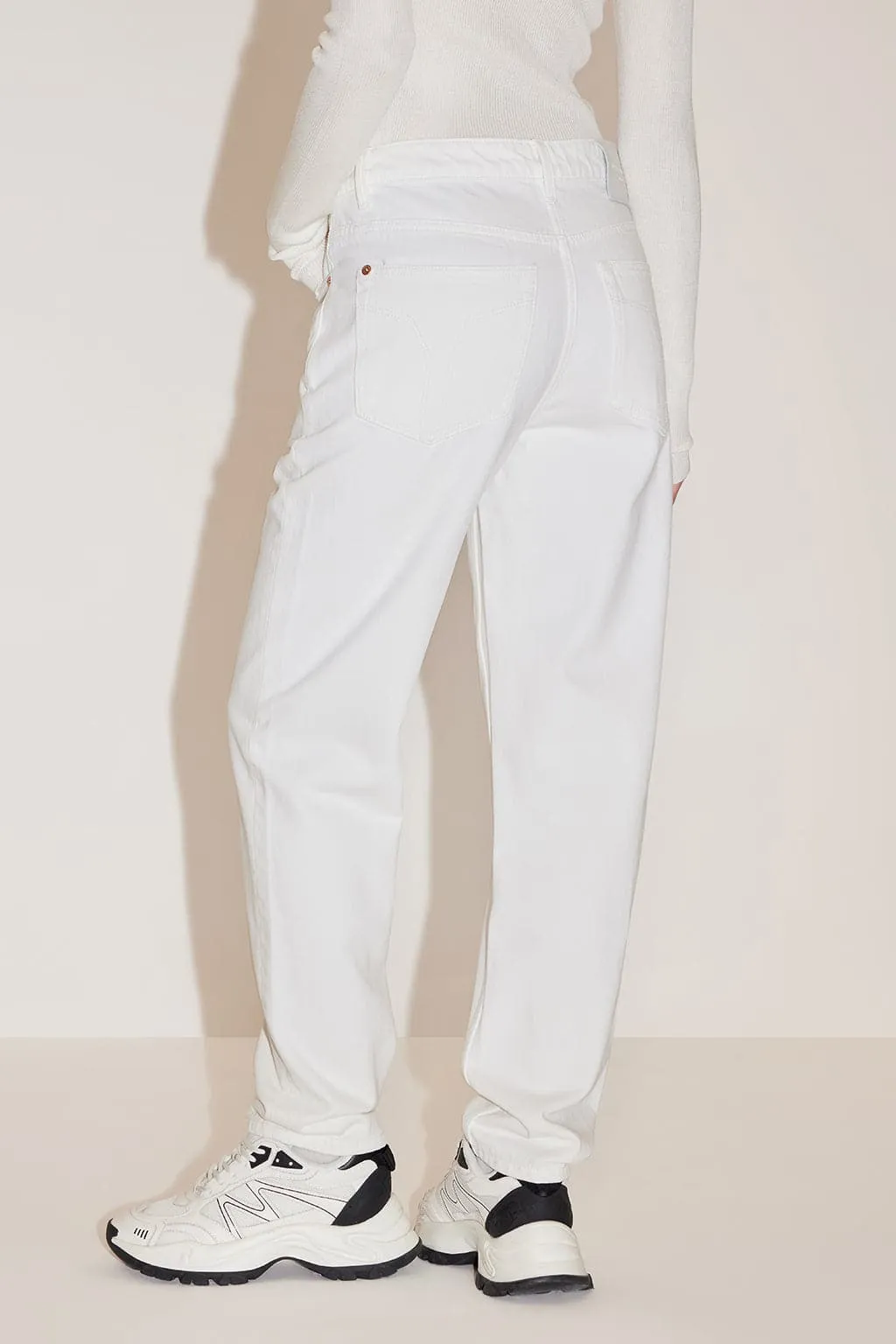 Straight Fit Cropped Jeans In White