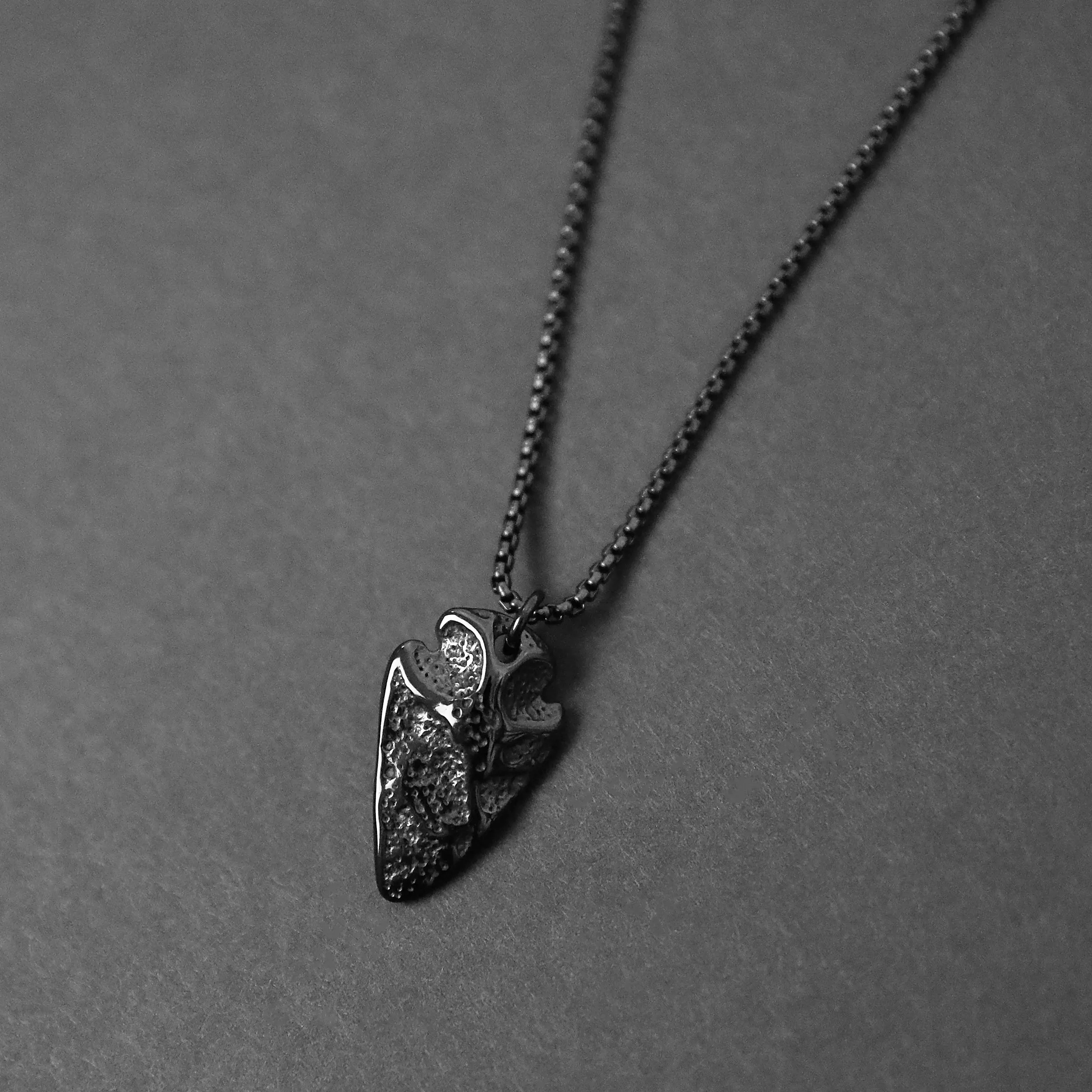 Wild Arrowhead Necklace - Black