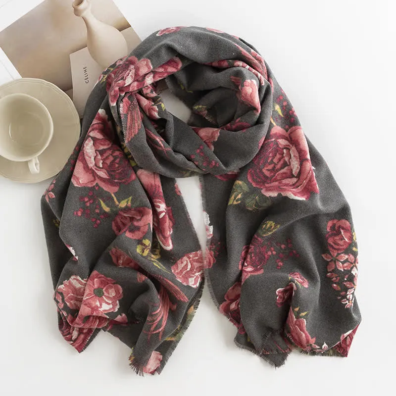 Women's Graceful Large Rose Romantic Pattern Scarf